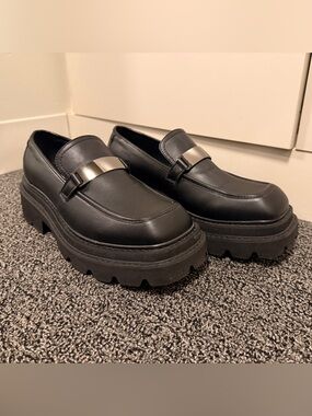 Clean Calm Chunky Black Leather Loafers with Silver Accent